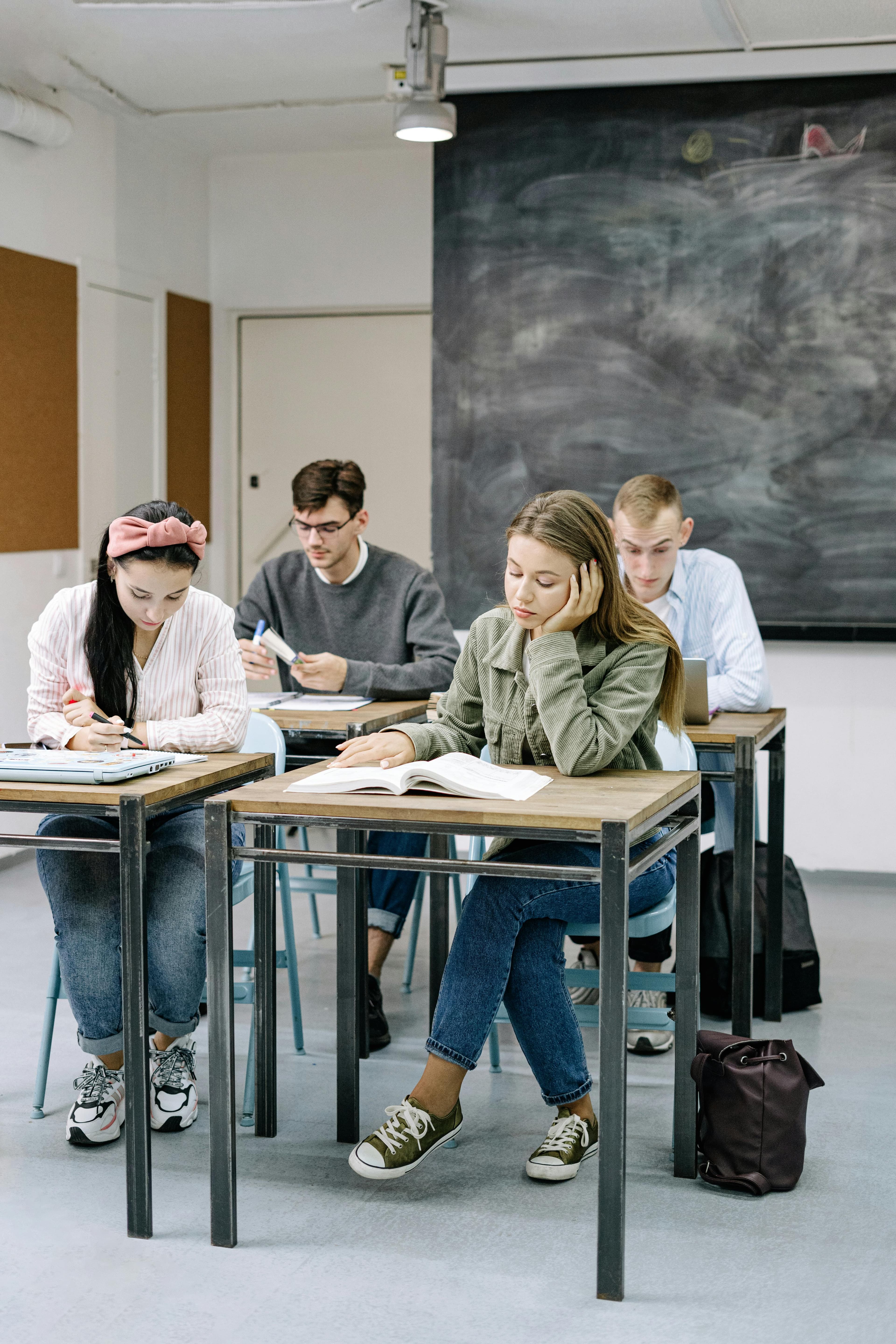 Visoko obrazovanje u BiH: Više od 72.000 studenata, žene dominiraju i u upisu i u diplomiranju